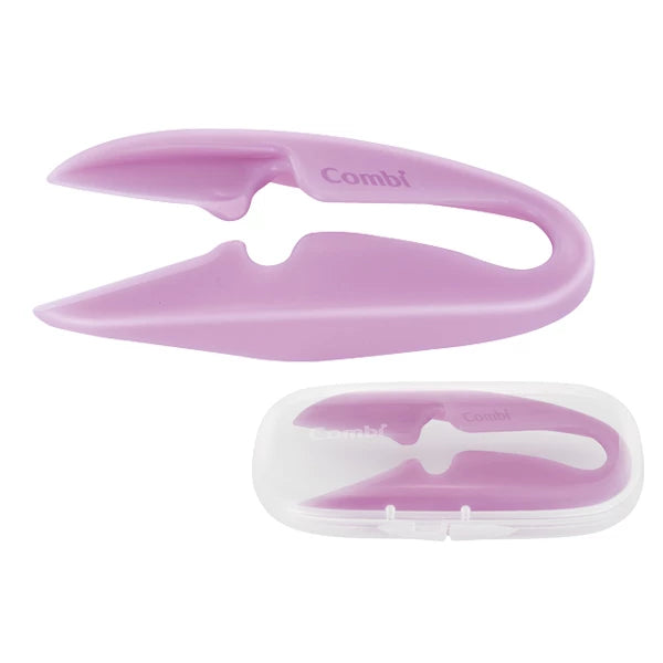 Japan Combi Baby Label Food Scissors (Three Colors Available) for easily cutting a variety of ingredients, portable for food transport