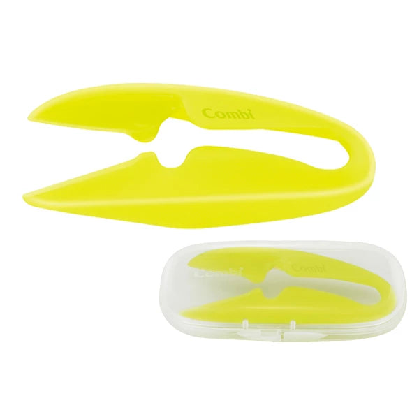 Japan Combi Baby Label Food Scissors (Three Colors Available) for easily cutting a variety of ingredients, portable for food transport