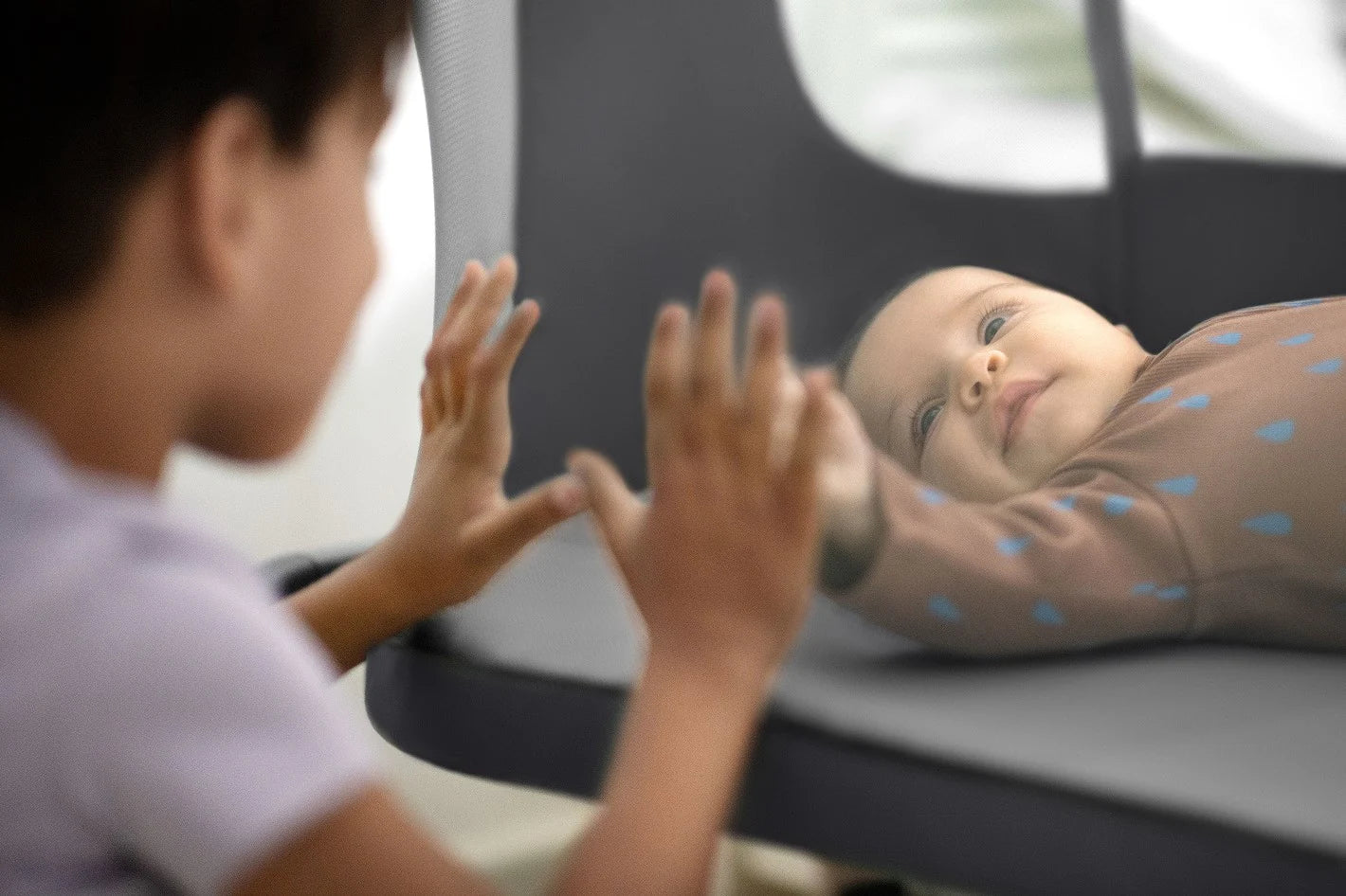 荷蘭 Maxi Cosi Iora Air 2合1 嬰兒伴睡床 - 灰色 (適合0-6個月 | 可調較高度及左右滑動)